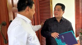 Menteri Pertahanan Prabowo Subianto bersama menteri BUMN Erick Thohir. (Facbook.com/@Erick Thohir)
