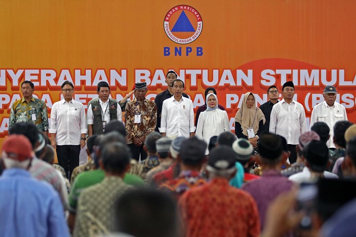 Presiden Jokowi Serahkan Bantuan Stimulan Bagi Petani Terdampak Banjir Kota Purwodadi, Kabupaten Grobogan, Jawa Tengah. (Dok. BNPB)